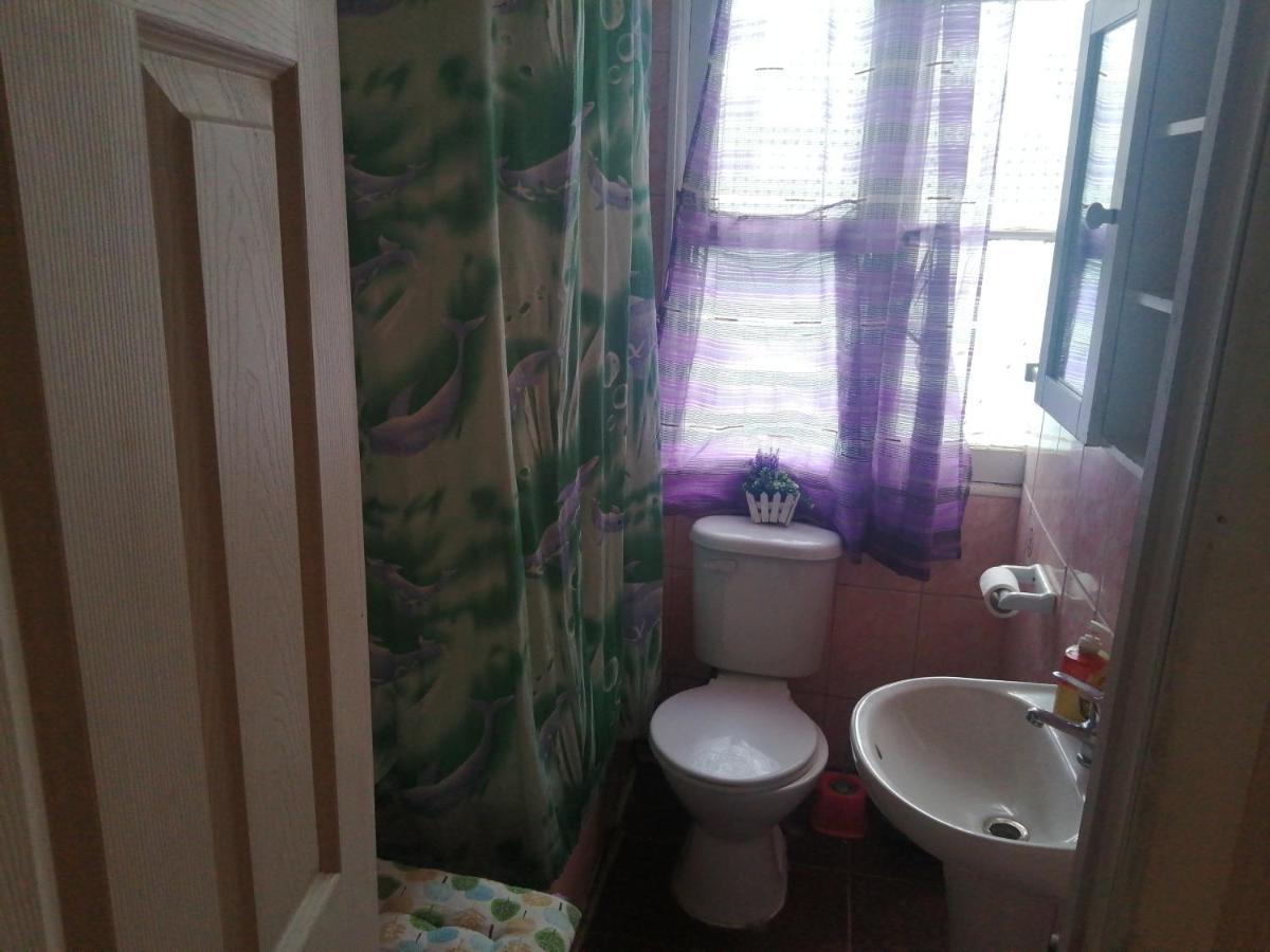 Bed and Breakfast Alojamiento Familiar Rey Пунта-Аренас Екстер'єр фото